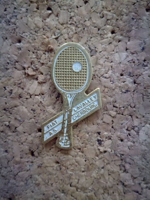 Pin's Vintage de Marque 5 Barentin (76)