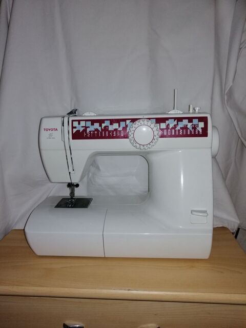 Machine � coudre 80 Cr�cy-la-Chapelle (77)
