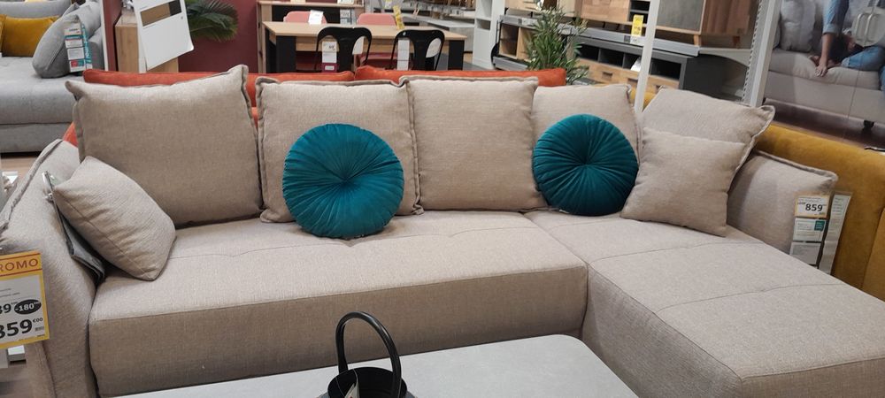 Canap&eacute; neuf trop grand pour mon petit salon 
Meubles