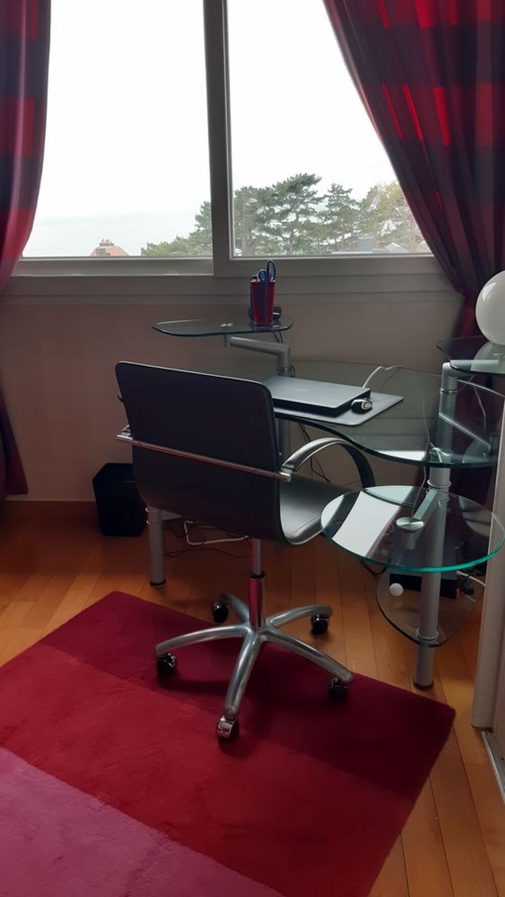Bureau en verre de chez Roche Bobois Meubles