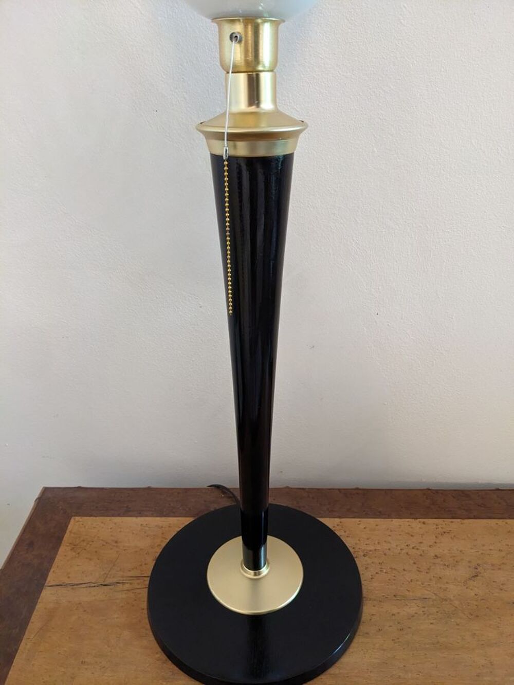 Lampe de bureau art d&eacute;co MAZDA laqu&eacute;e noire avec tulipe en o Décoration
