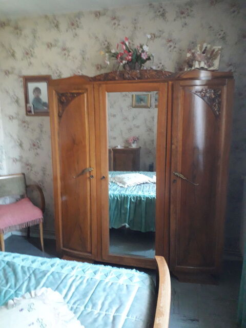 chambre ( lit matelas sommier armoire petit meuble ) 150 Saint-Léon-sur-l'Isle (24)