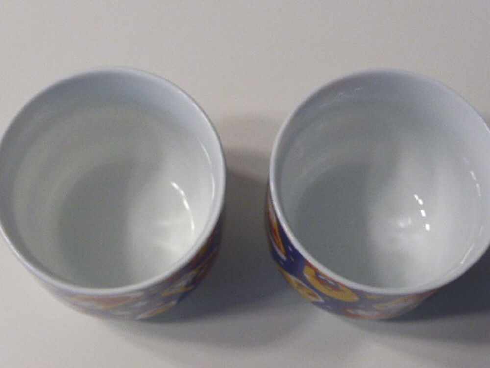 Lot de 2 tasses motif poup&eacute;es russes matriochka Cuisine