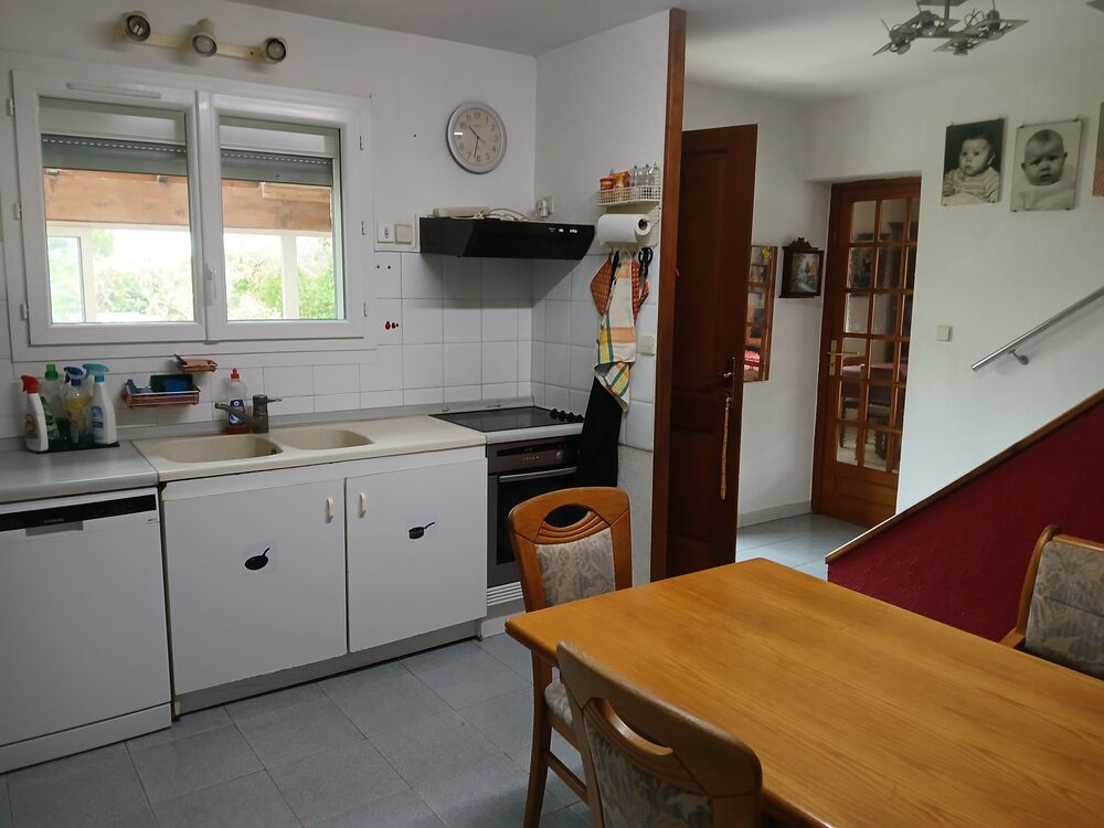   Jolie villa de vacances - piscine - jardin - parking privé  Languedoc-Roussillon, Calvisson (30420)