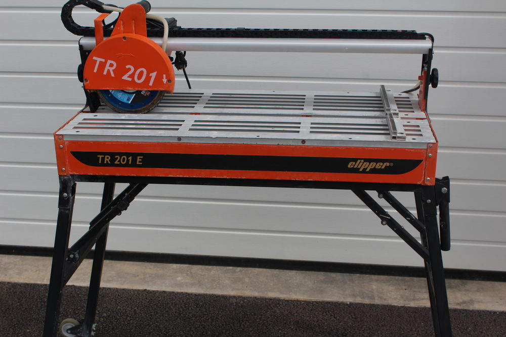 Carrelette &eacute;lectrique Clipper TR 201 E professionnelle Bricolage