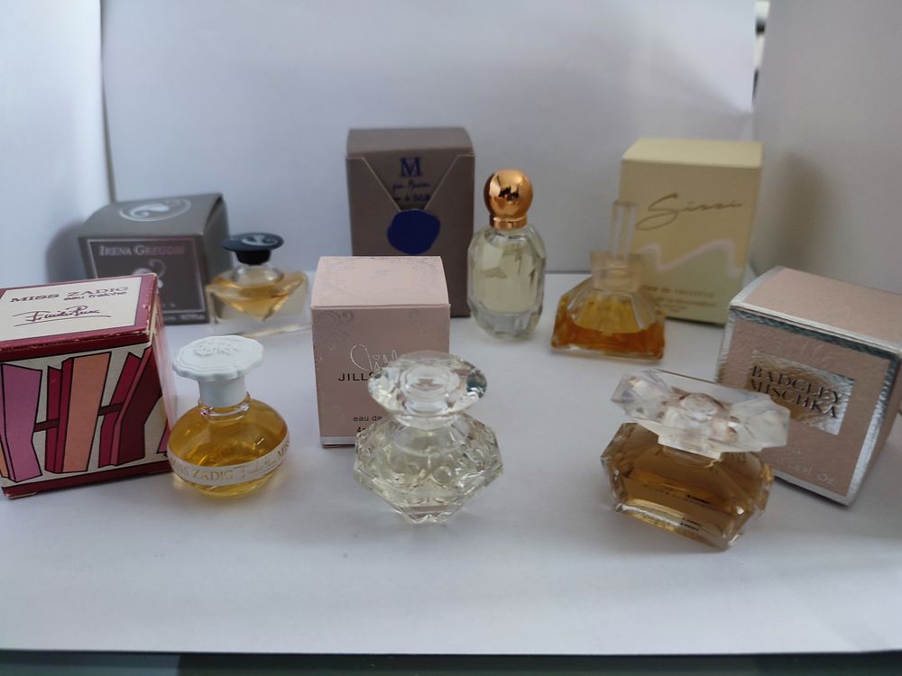 Lot de miniatures de parfum 