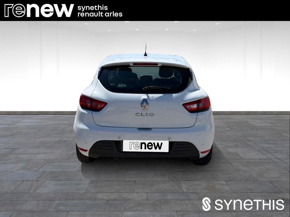 Clio IV CLIO SOCIETE DCI 90 ENERGY ECO2 82G AIR MEDIANAV 2018 occasion 13200 Arles