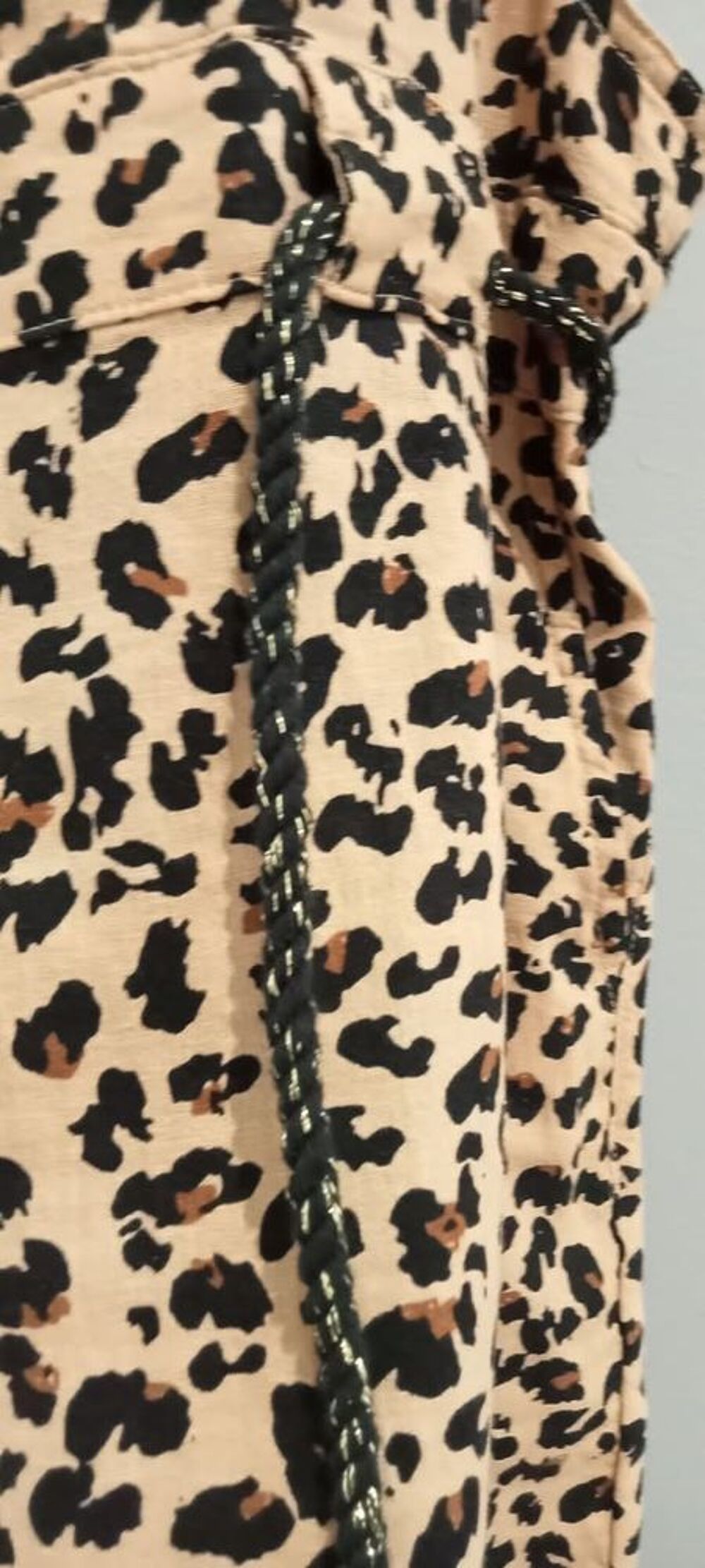 Salopette imprim&eacute; l&eacute;opard. moderne. V�tements