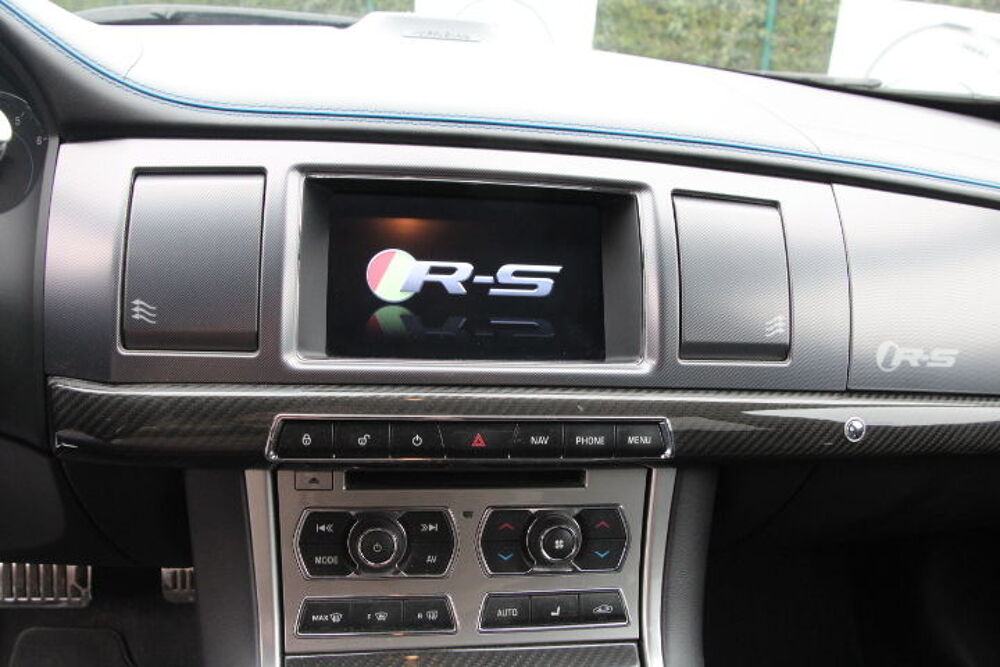 XF Sportbrake V8 5.0 - 550 Suraliment&eacute; R-S A 2014 occasion 59310 Auchy-lez-Orchies