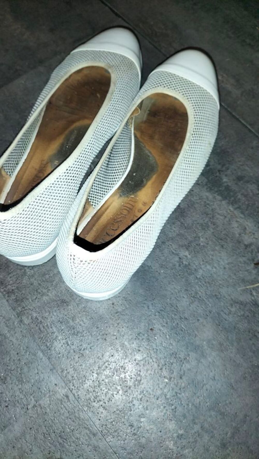 Ballerine cuir accessoires diffusion pointure 41 tr&egrave;s bon &eacute;t Chaussures