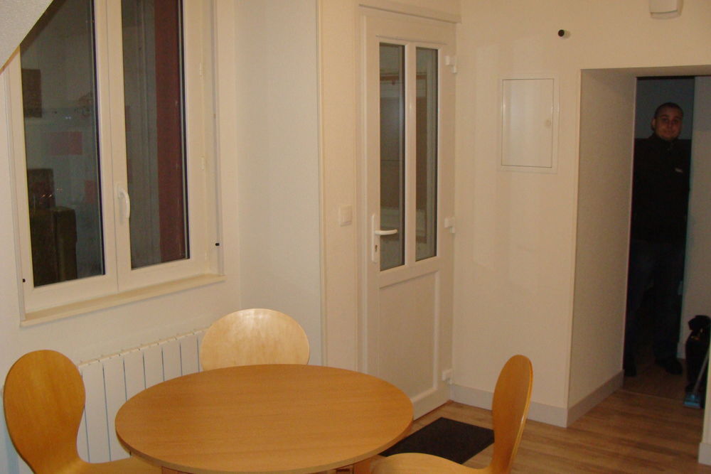 Location Appartement F1 meublé 35m2 rez de chaussée avec petite terrasse Byans-sur-doubs
