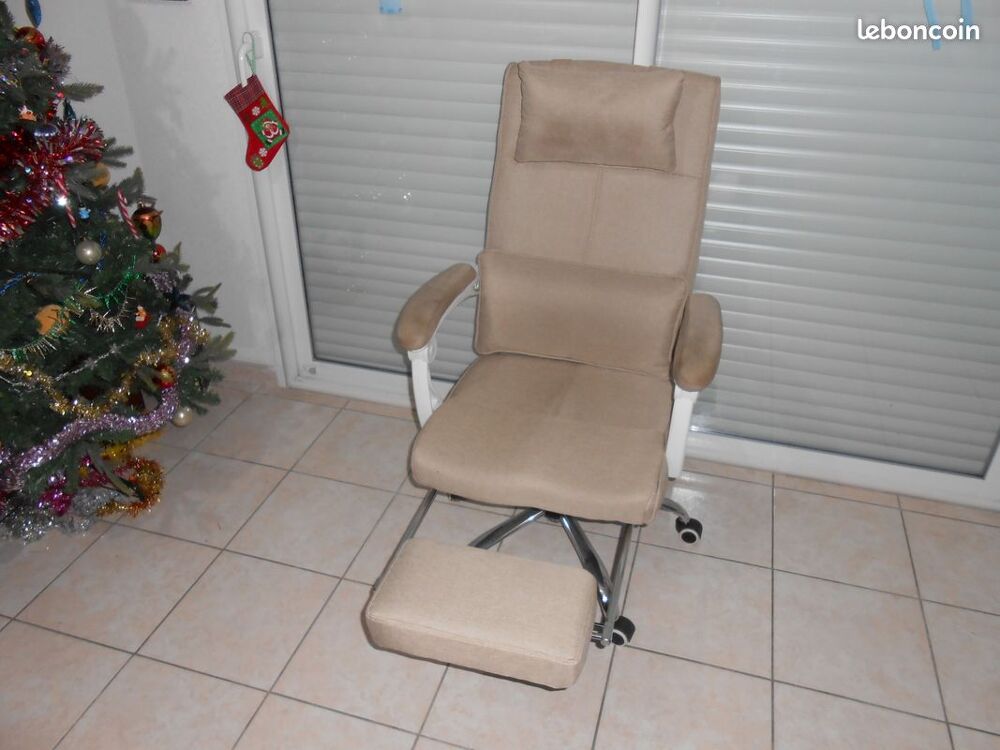 Fauteuil de bureau &agrave; 5 roulettes avec repose pieds Meubles