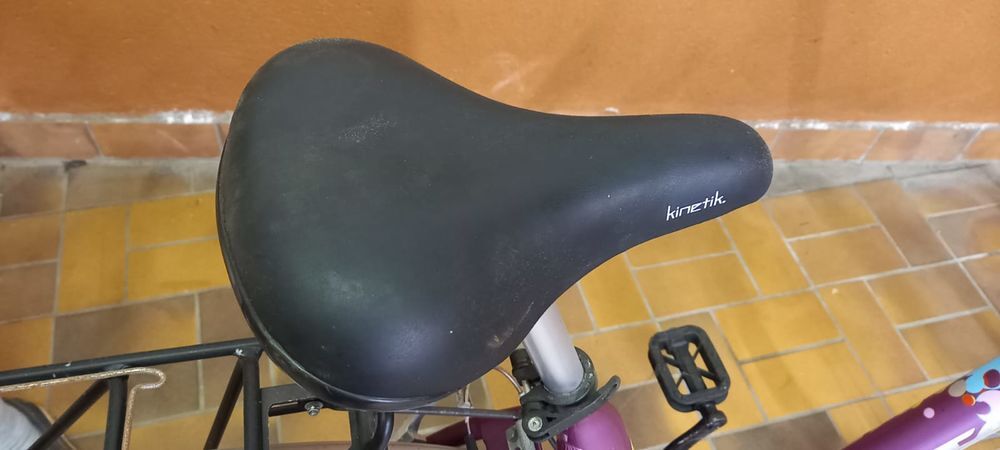  2 v&eacute;los de ville marque GITANE 
Vélos