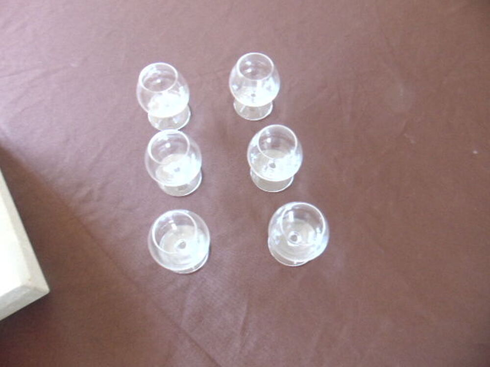 Service &agrave; Cognac en cristal de S&egrave;vres ? 6 verres + coffret Cuisine