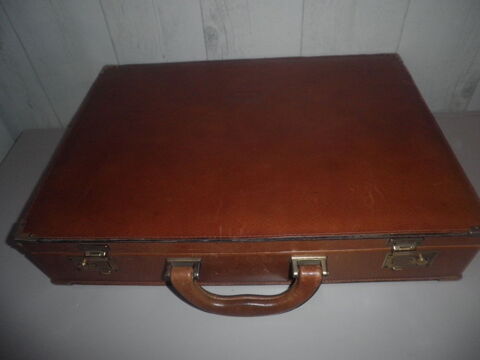 valise porte documents en cuir lancel 40 Doullens (80)