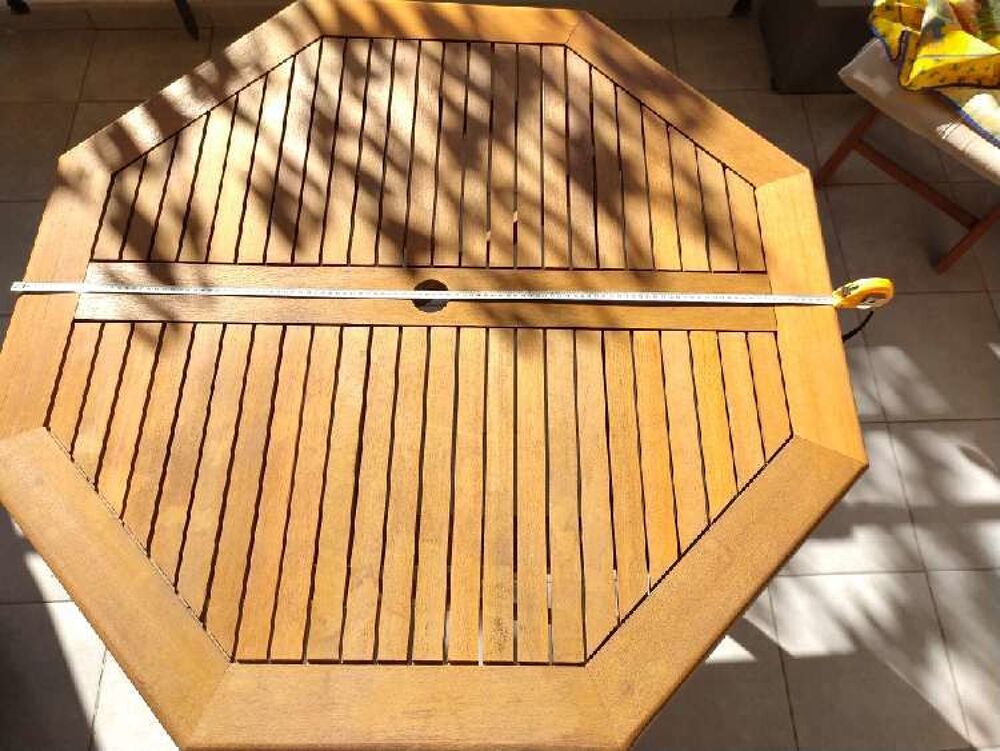 TABLE SALON DE JARDIN EN TECK ET 04 CHAISES Meubles