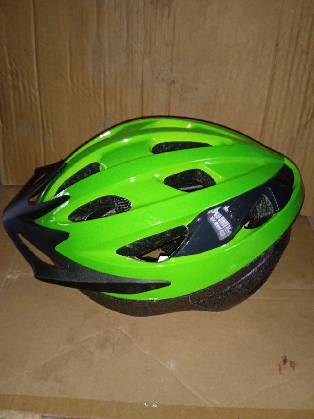 Casque de v&eacute;lo neuf Sports