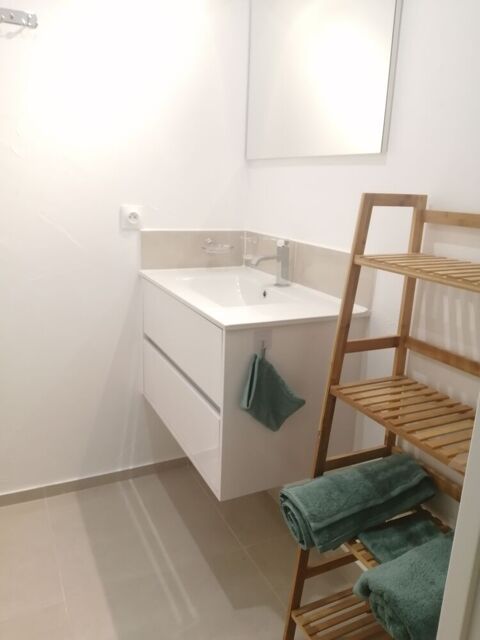   T2 MEUBLÉ 47 m² ? CLIMATISÉ ? CENTRE DE VIDAUBAN Appartement - 2 pièce(s) - 47 m²