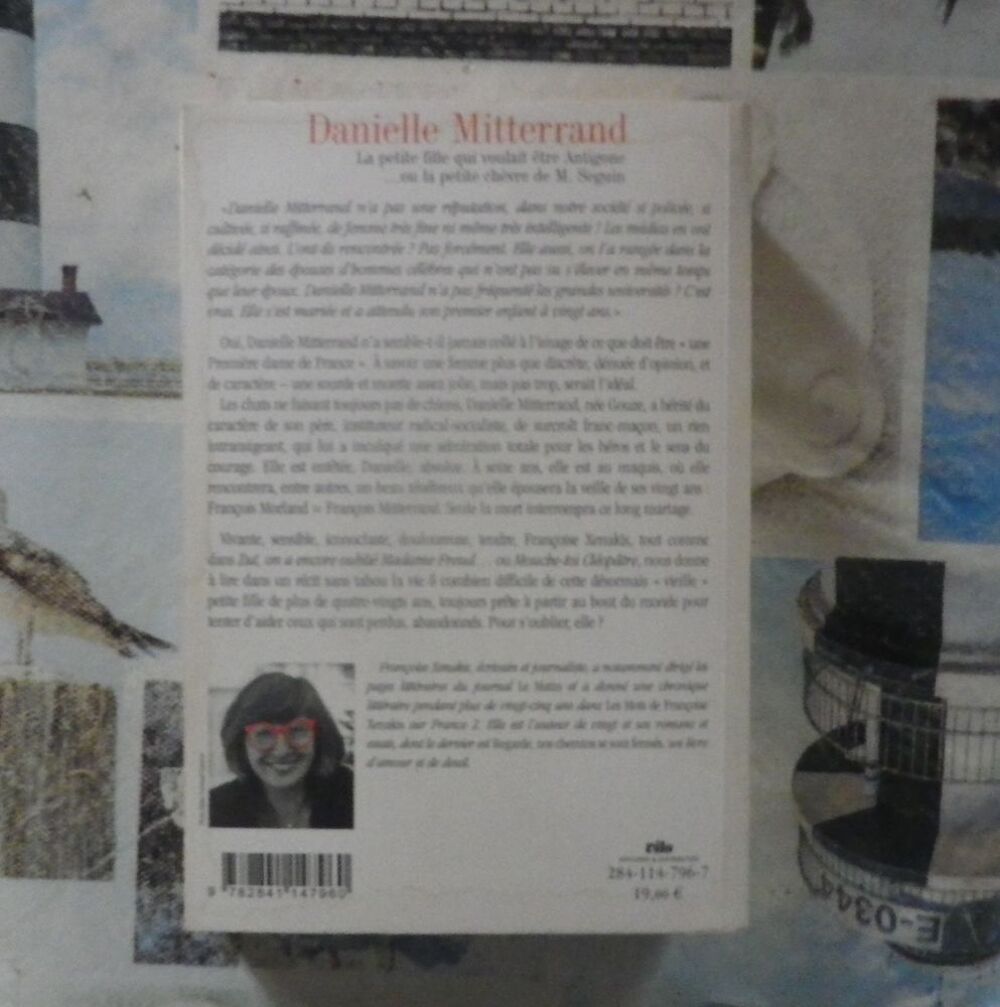 DANIELLE MITTERRAND La petite fille qui voulait &ecirc;tre Antigon Livres et BD