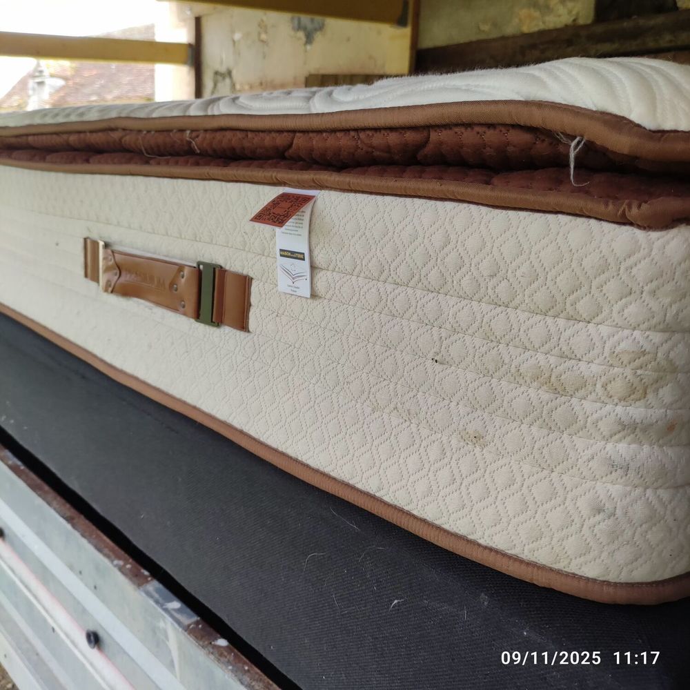 Ensemble sommier et matelas
Meubles