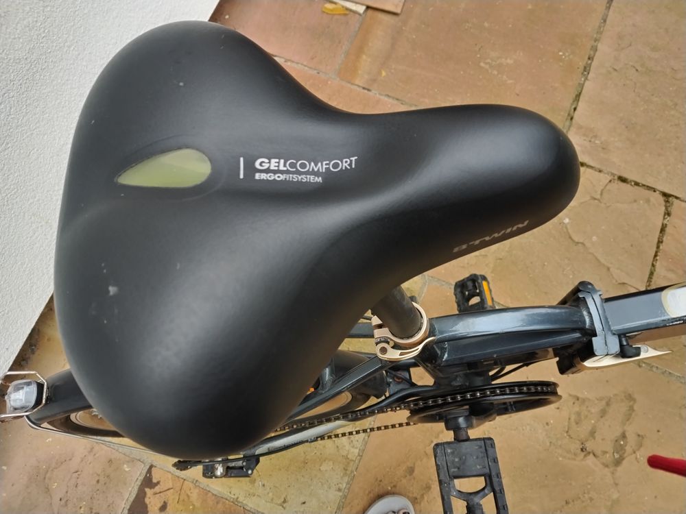 C&egrave;de mon VELO ELECTRIQUE BTWIN
Avec PANIER METAL, chargeur, V�los