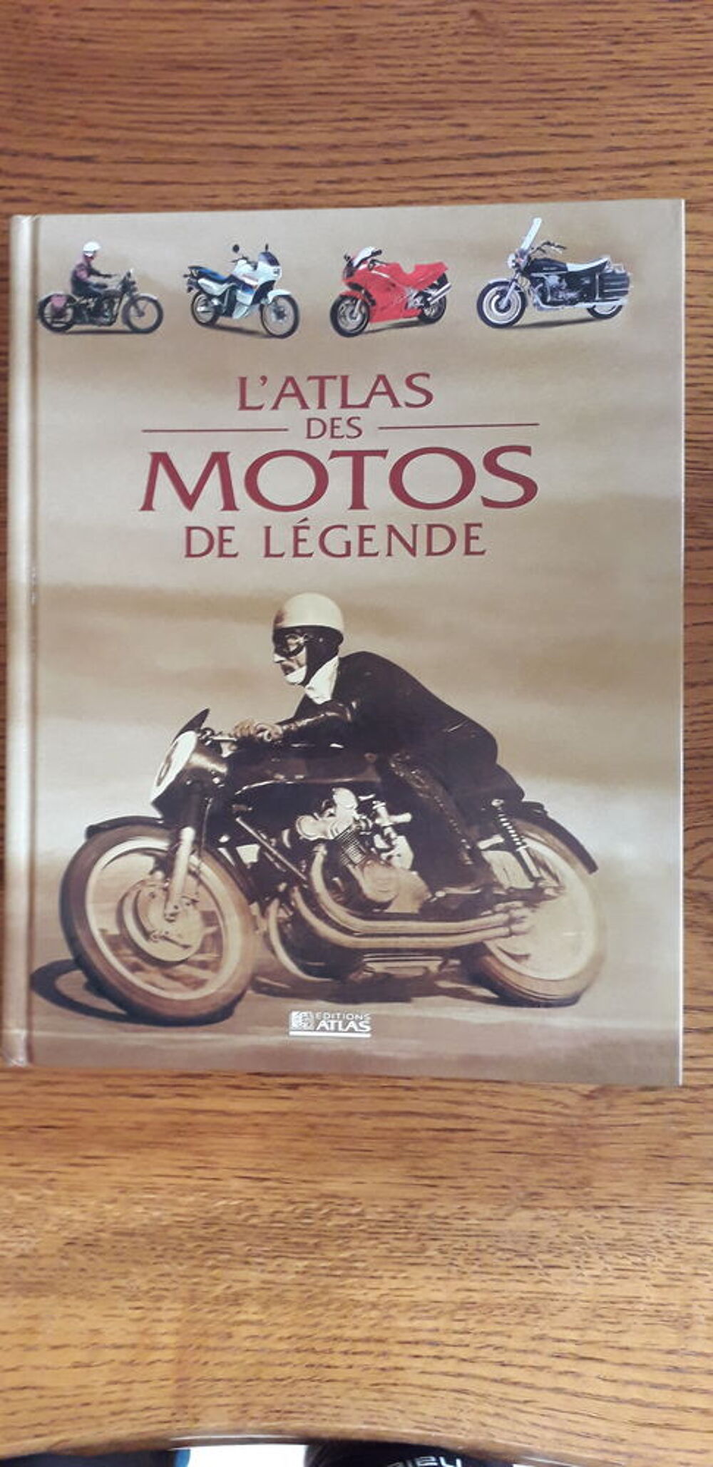 CATALOGUE L'ATLAS DES MOTOS DE L&Eacute;GENDE. Livres et BD