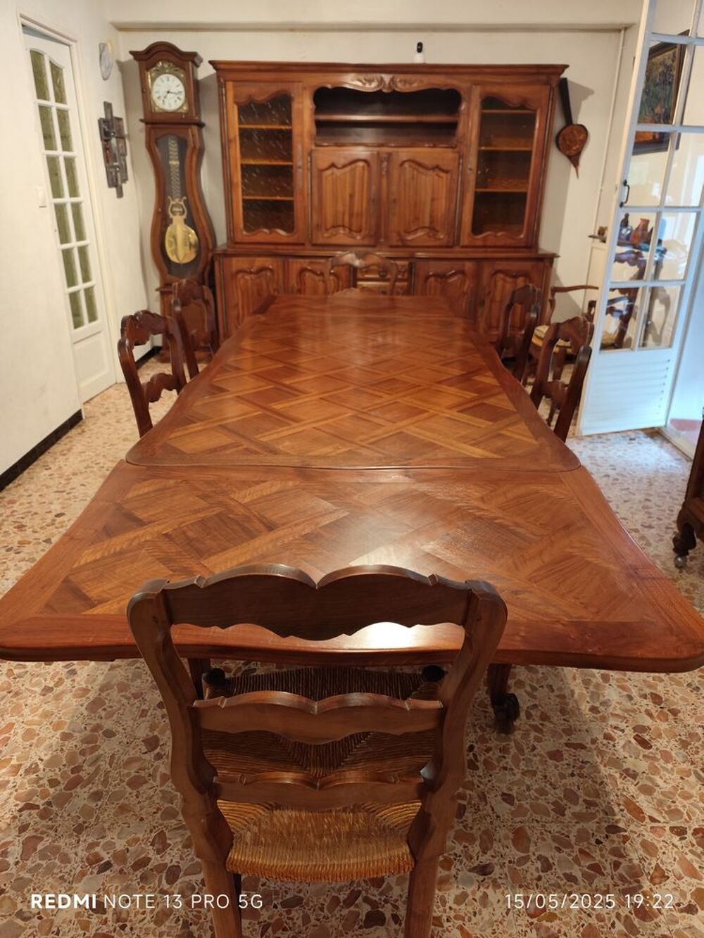 Table Proven&ccedil;ale en Noyer massif Meubles