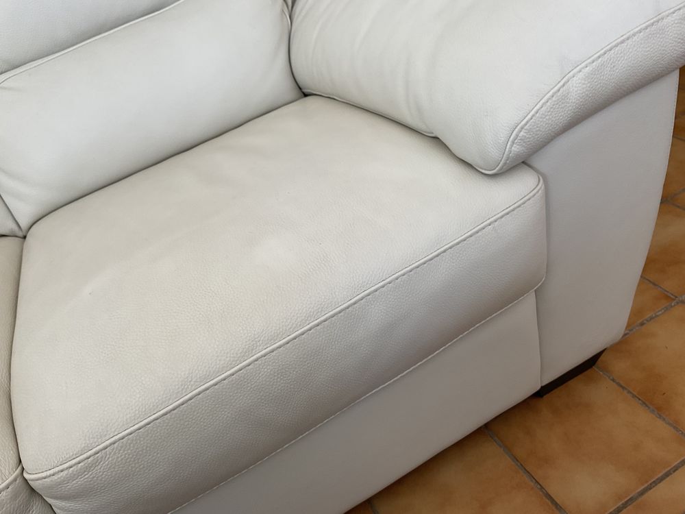 Tr&egrave;s beau canap&eacute; cuir blanc 2 places neuf Meubles
