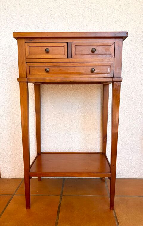 Petit meuble d'appoint en merisier massif Nangy (74)