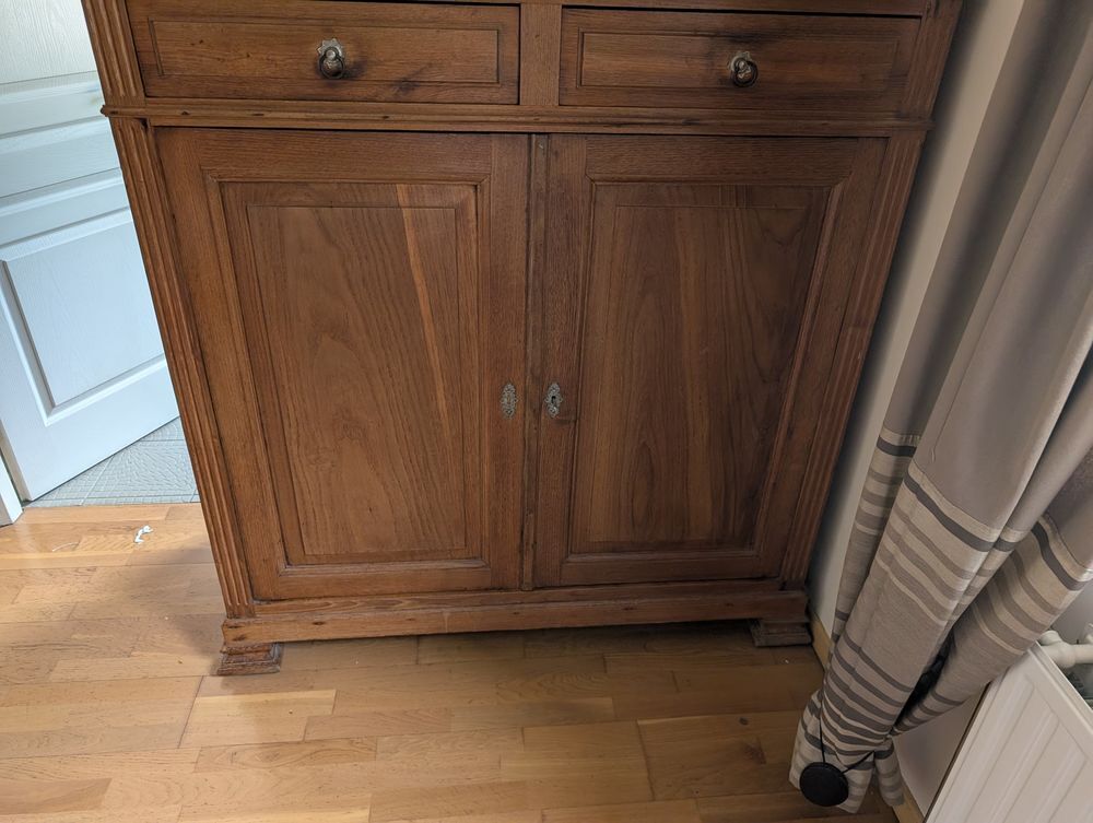 Buffet ancien en bois ? H&eacute;ritage familial, parfait &eacute;tat Meubles