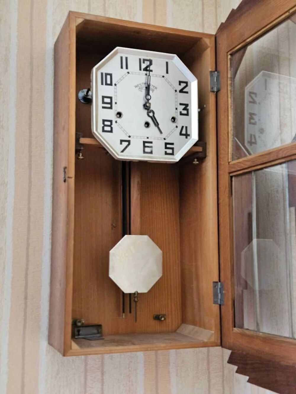 HORLOGE MURALE A BALANCIER 
?V&eacute;ritable Westminster? Bijoux et montres