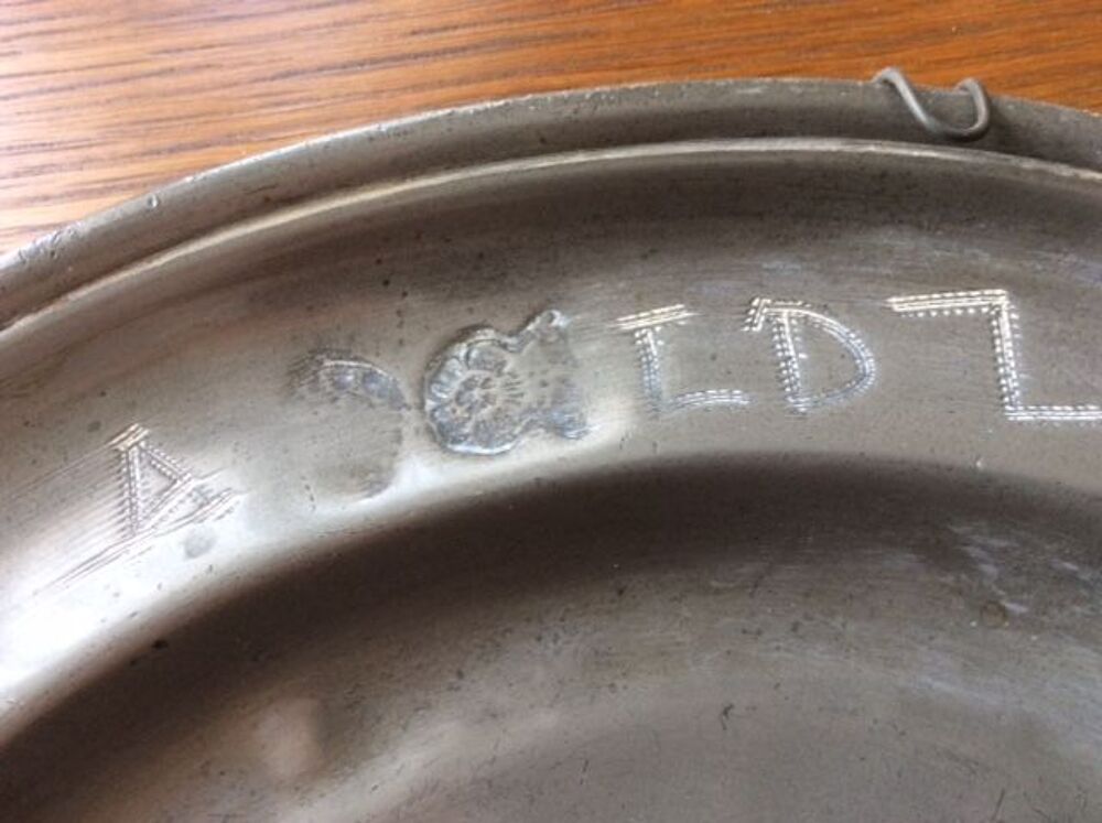 plat de mariage en &eacute;tain 