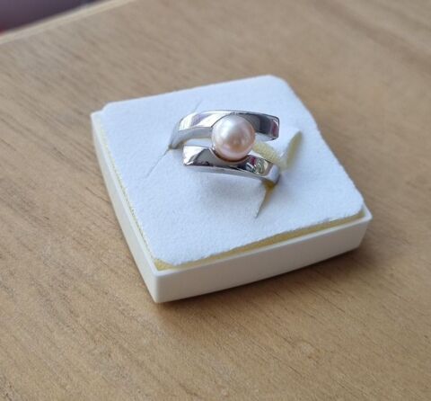Tr�s jolie bague argent T56 et v�ritable perle de culture 35 Oullins (69)