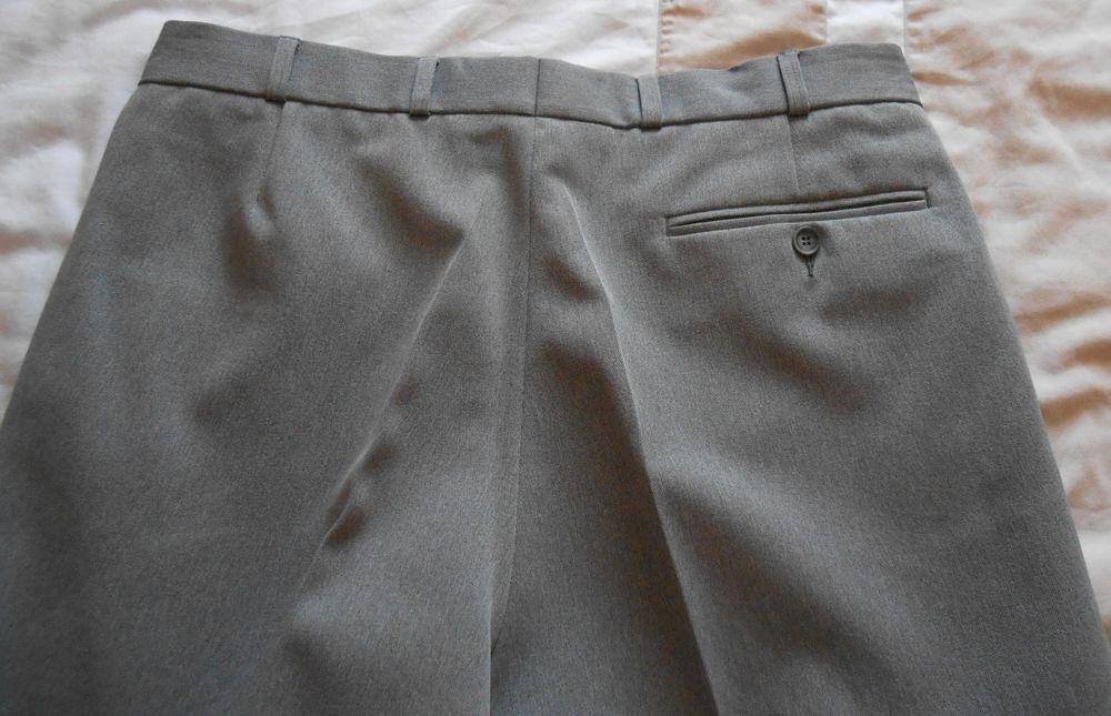 Pantalon de costume gris en taille 46 ? Canda by C&amp;A Vêtements