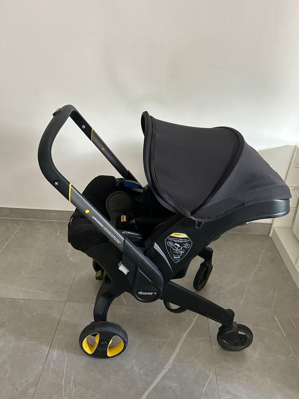 Poussette Doona ? Pack complet quasi neuf ? Tout achet&eacute; NEUF Puriculture