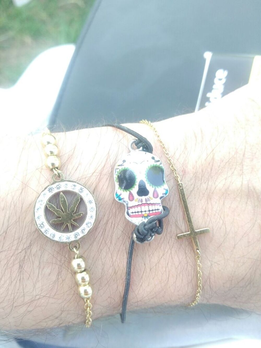 bracelets tout genre (livraison possible) Bijoux et montres