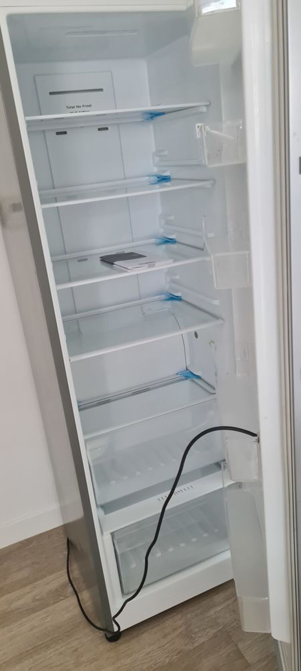 Frigidaire Armoire No Frost Electroménager