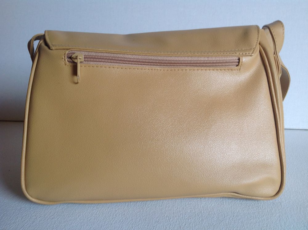 SAC &Agrave; MAIN BEIGE PIERRE BALMAIN Envoi Possible
Maroquinerie