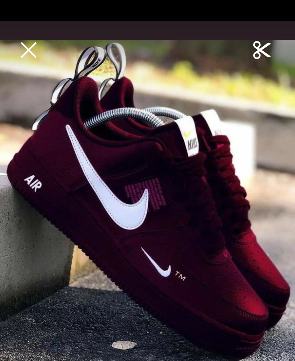 Nike Air Force 1 prune basse neuve 44 limit&eacute; Chaussures