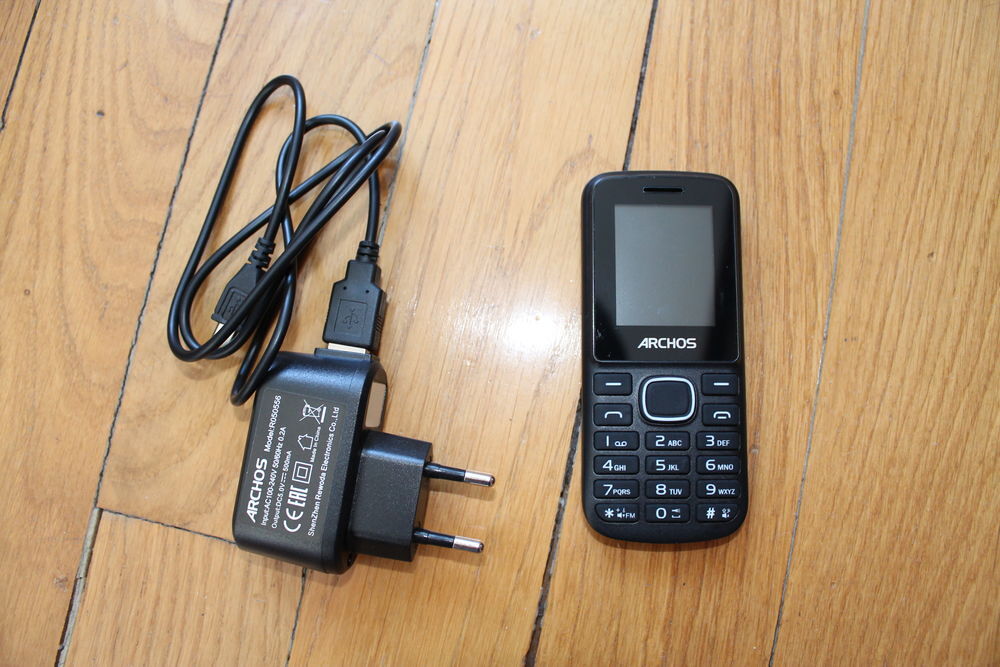 PORTABLE A TOUCHES ARCHOS F 18 Téléphones et tablettes