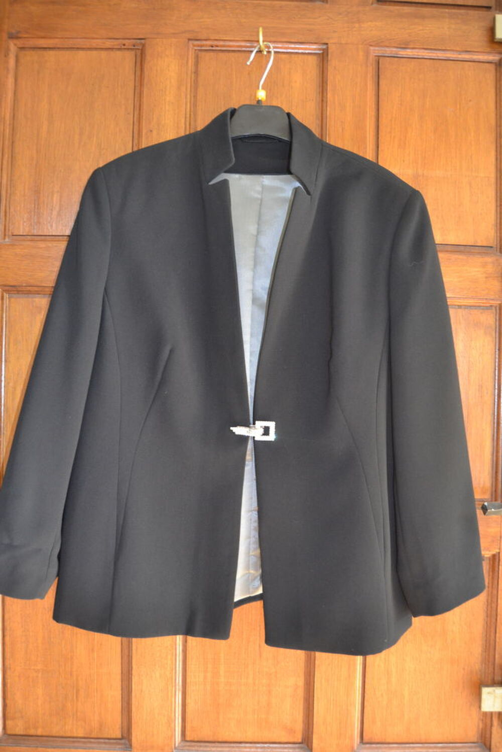 VESTE " SIXTH SENSE " couleur noire Vêtements