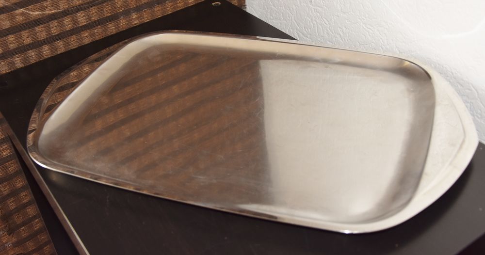 Plateau inox. Guy Degrenne. 52 cm. Tr&egrave;s bon &eacute;tat. Cuisine