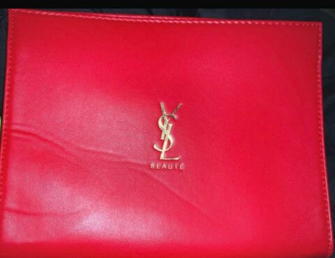 Pochette rouge 30 Bourg-en-Bresse (01)