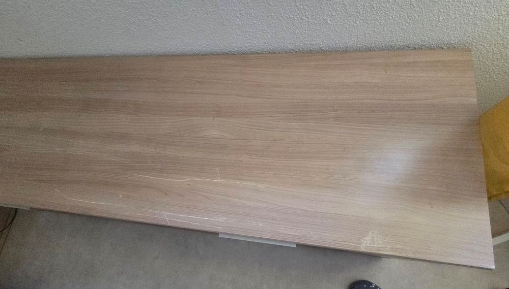 Meuble de tv en be mais quelques griffes Meubles