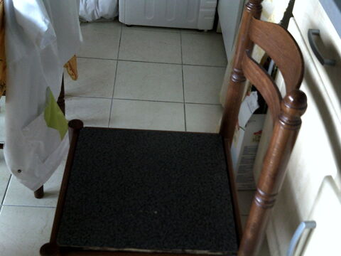 4 chaises en bois 20 Saint-Rmy-de-Provence (13)