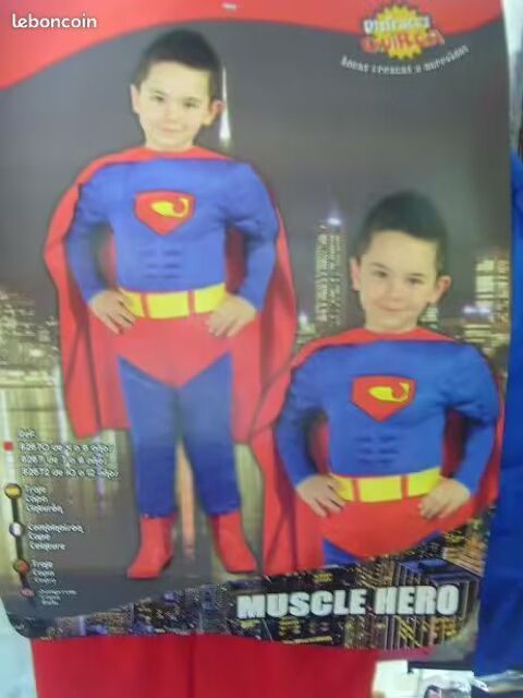 Costume super h�ros 5/6 ans -  Costume Complet 19 Saint-Zacharie (83)