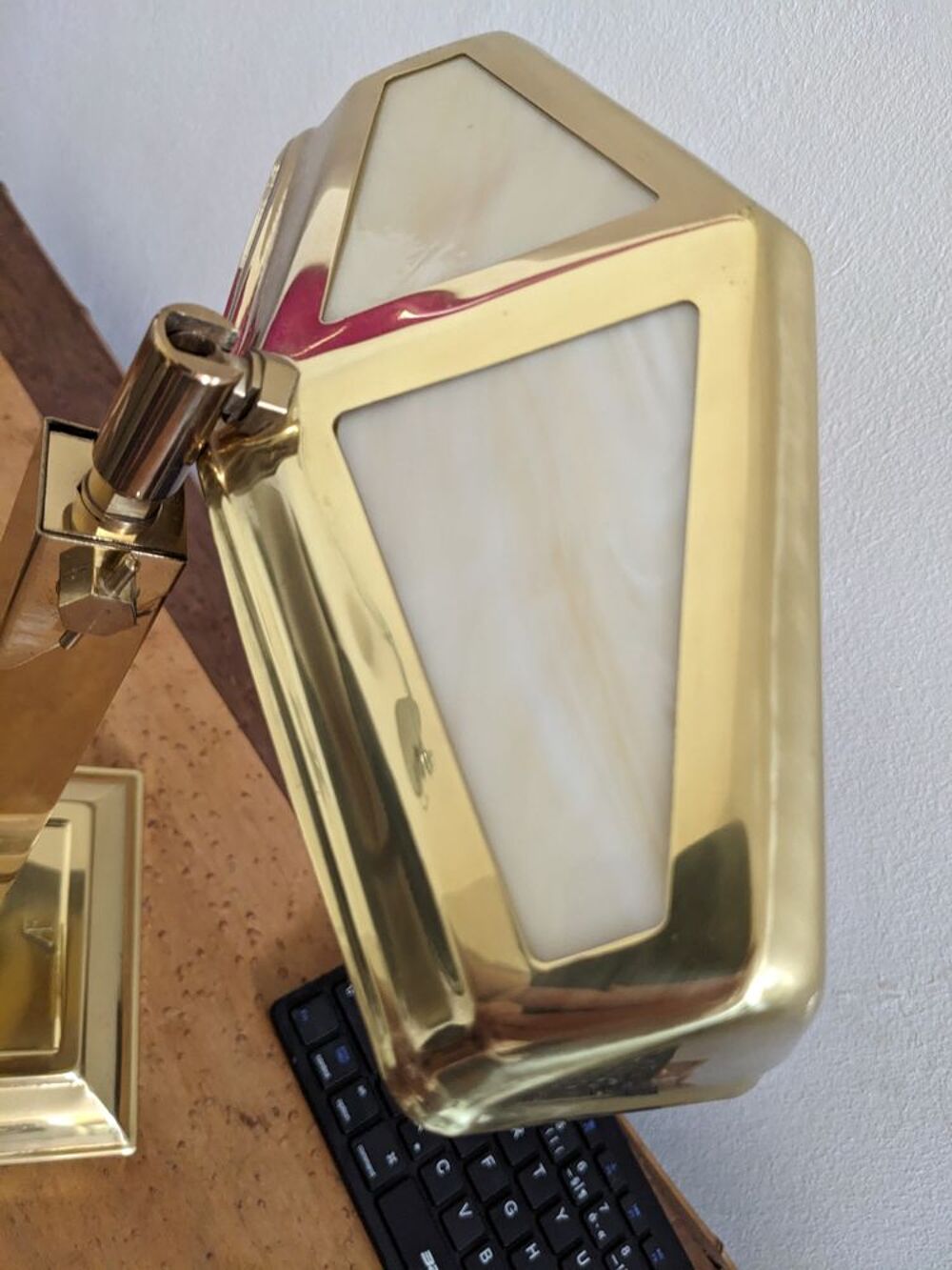 Lampe art d&eacute;co PIROUETT de direction en laiton poli avec ver Décoration