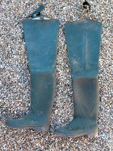 CUISSARDES POINTURE 44 25 Bragny-sur-Sane (71)