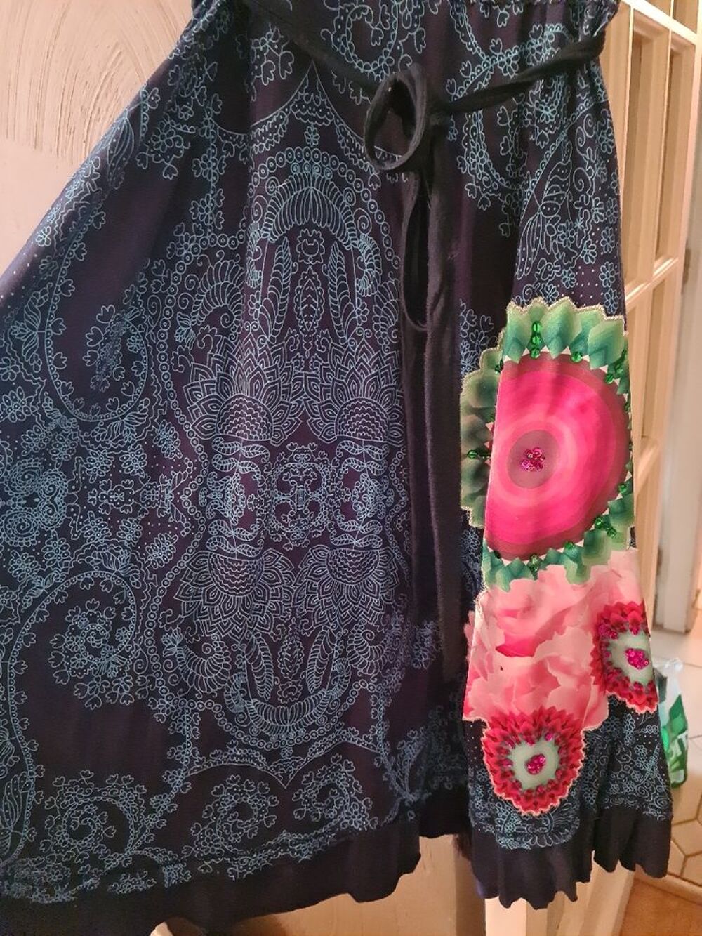 Tr&egrave;s belle robe Desigual Taille XL. Port&eacute; 1 saison. Vêtements