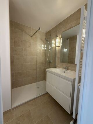  Appartement à louer 3 pièces 65 m²